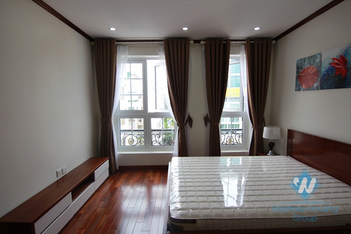 Good quality apartment with 02 bedrooms for rent in Truc Bach area, Ba Dinh District